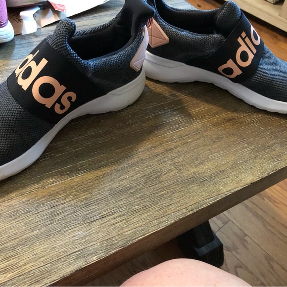 Adidas slid on women athletic shoes - Picture 3 of 6